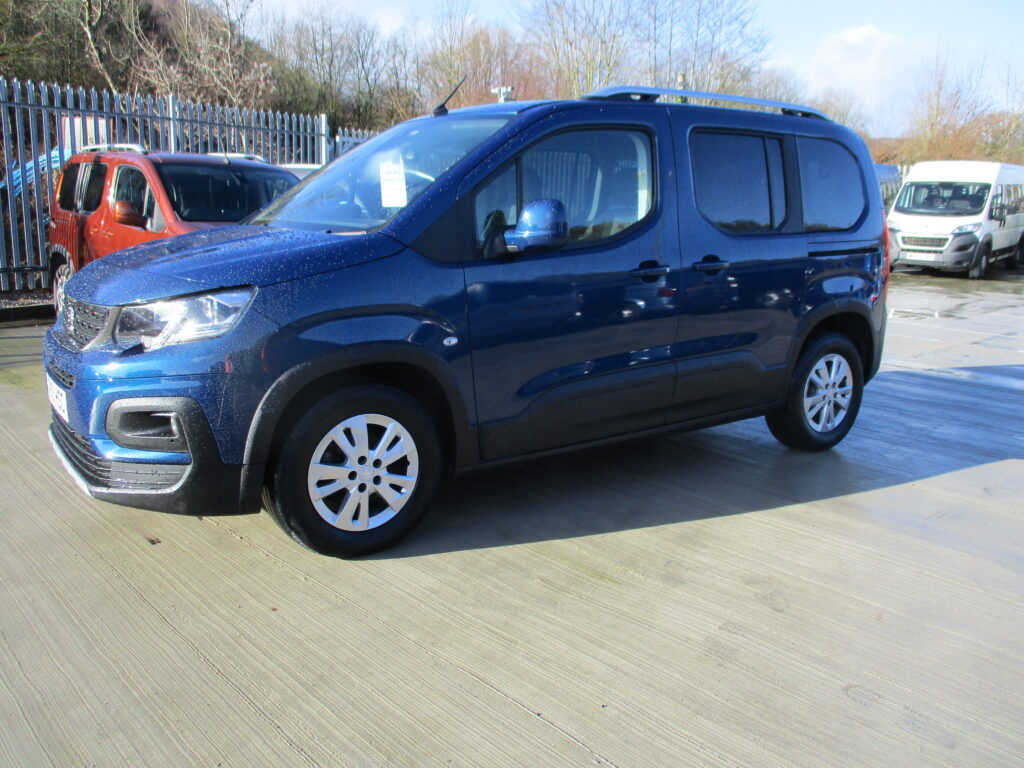 Peugeot Rifter 1.5 BlueHDi 100 Allure Premium Start+Stop J45945