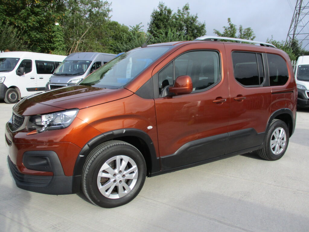 Peugeot Rifter 1.5 BlueHDi 130 Allure EAT8 Start+Stop J47044